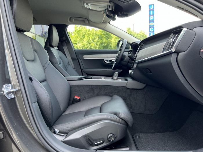 Volvo V90 CROSS COUNTRY B4 AWD Aut 1.maj