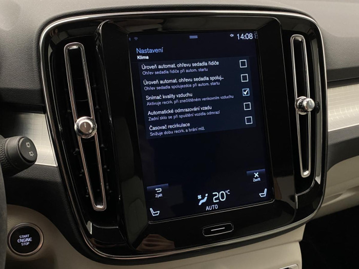 Volvo XC40 T4 MOMENTUM AUT REZERVACE 2.0 Momentum
