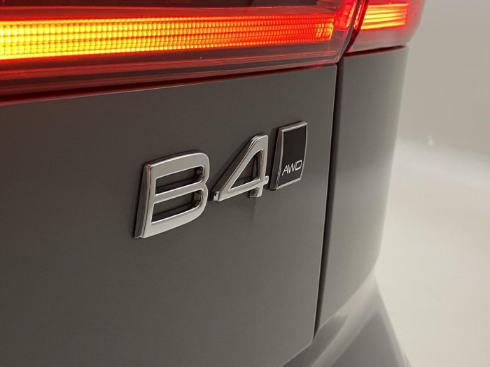 Volvo XC60 B4 AWD AUT DARK PLUS 2.0 Plus