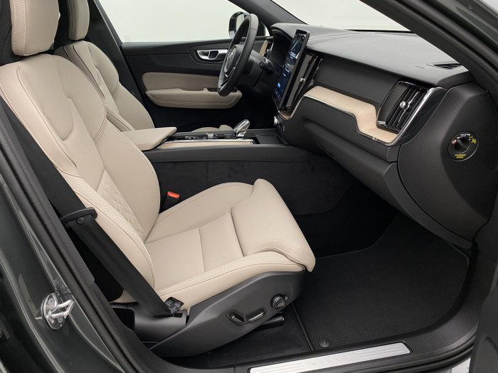 Volvo XC60 B5 AWD AUT DARK PLUS