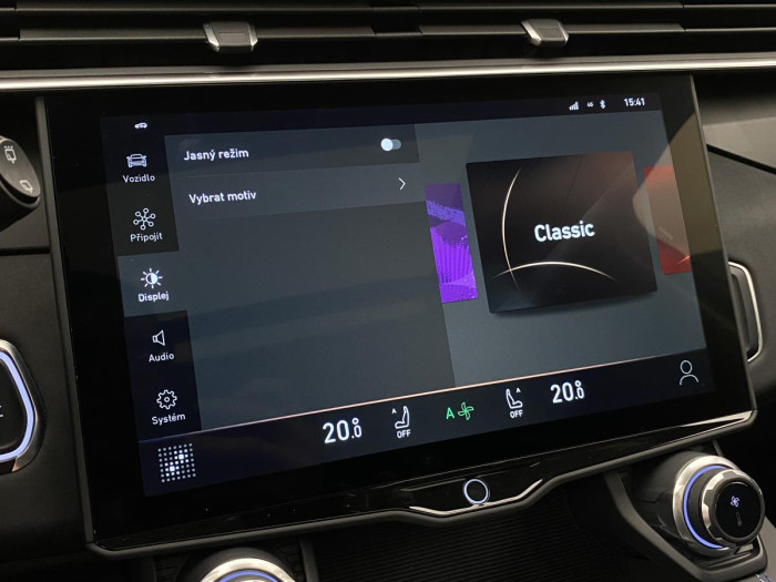 Lynk & Co 01 PHEV DCT AUT 1.maj. REZERVACE