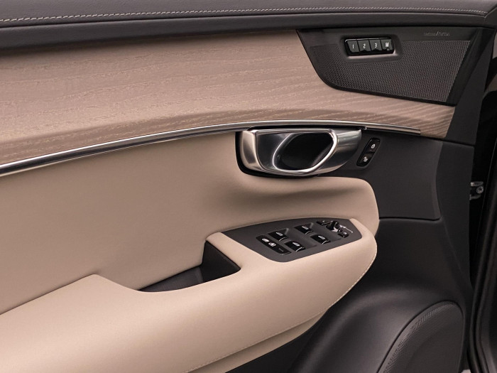 Volvo XC90 T8 AWD RECHARGE BRIGHT PLUS 7m