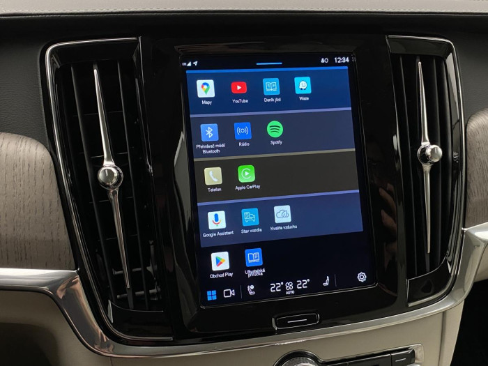 Volvo V90 CC B4 AWD PLUS AUT CZ 1.maj. 2.0 CC CC Plus