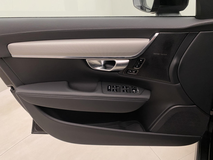 Volvo V90 CC B4 AWD PLUS AUT CZ 1.maj