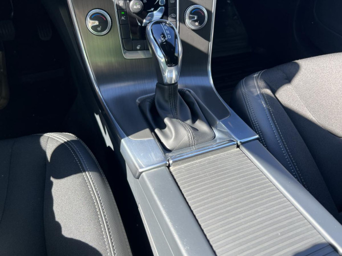 Volvo V60 D4 NEZ.TOPENÍ Aut 2.0 d