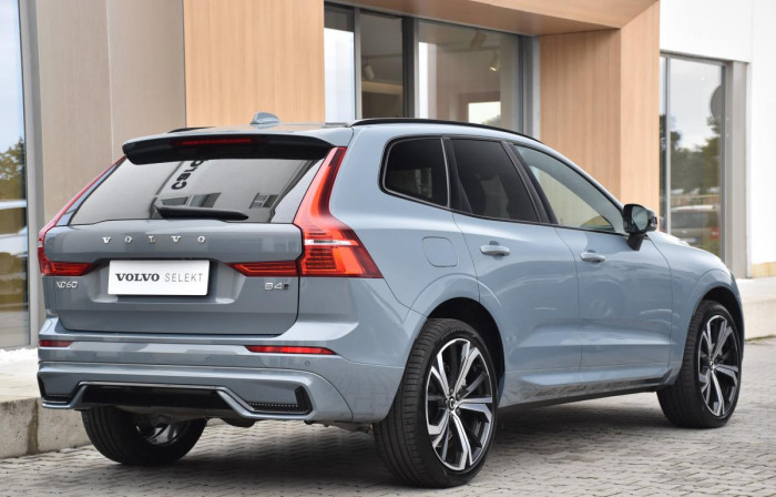 Volvo XC60 B4 AWD DARK PLUS AUT 1.maj.