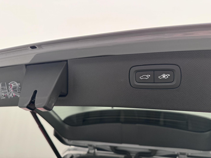 Volvo XC90 B5 AWD CORE AUT CZ 1.maj