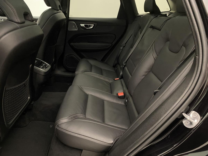 Volvo XC60 B5 AWD ULTIMATE DARK AUT CZ