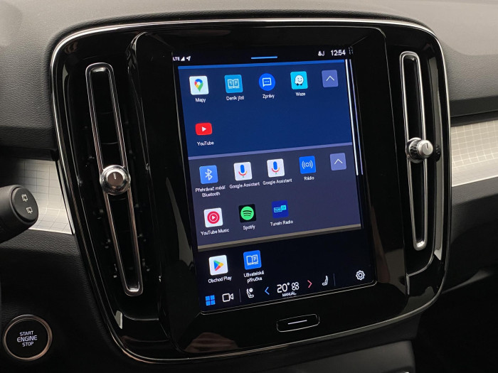 Volvo XC40 B5 AWD PLUS AUT REZERVACE