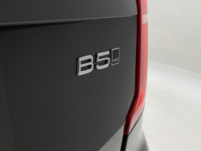 Volvo XC90 B5 AWD BRIGHT ULTRA REZERVACE