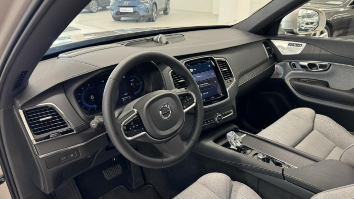 Volvo XC90 T8 AWD RECHARGE REZERVACE