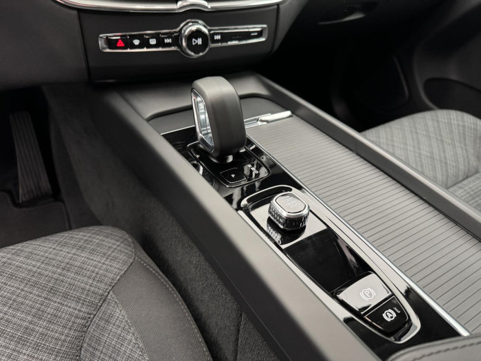 Volvo XC60 B4 CORE AUT