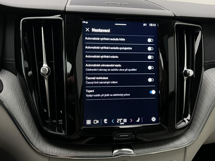 Volvo XC60 T6 AWD RECHARGE ULTRA DARK AUT