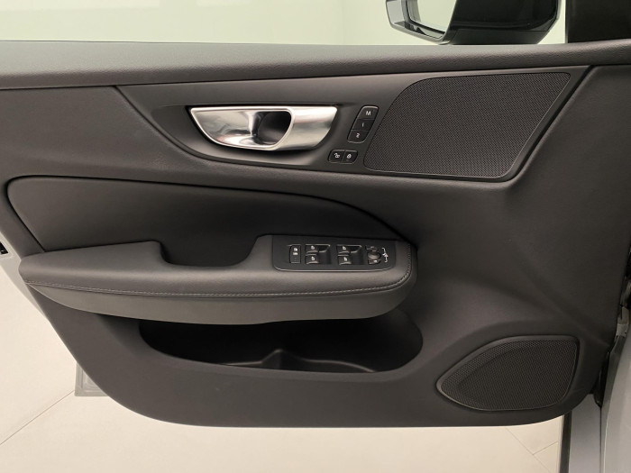 Volvo V60 B4 R-DESIGN AUT CZ