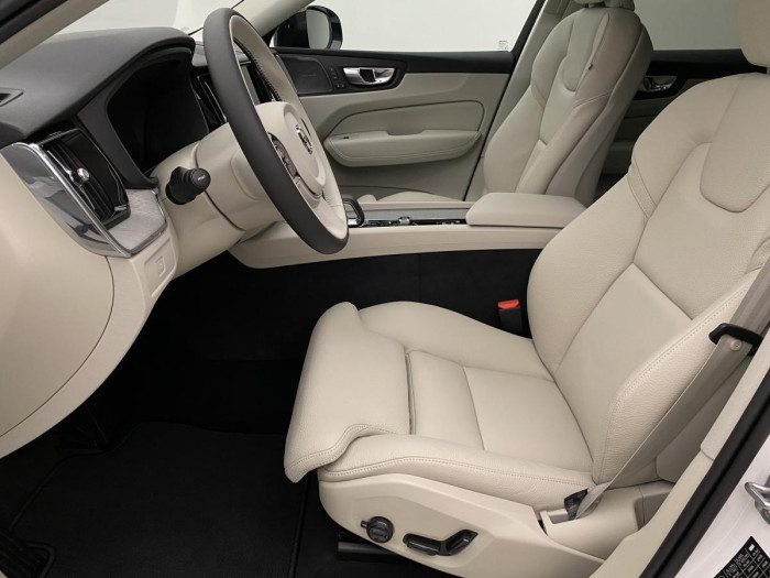 Volvo XC60 B4 AWD AUT DARK PLUS 2.0 Plus
