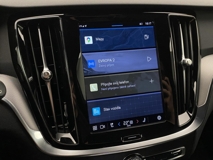 Volvo V60 B4 DARK PLUS AUT CZ