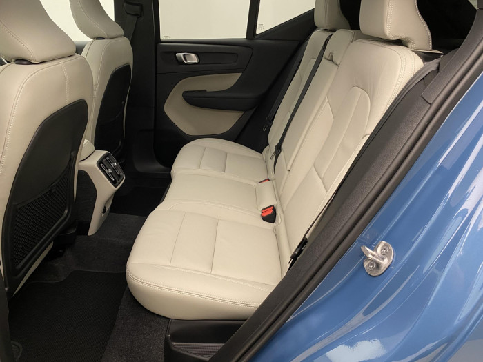 Volvo XC40 B4 DARK ULTRA AUT CZ