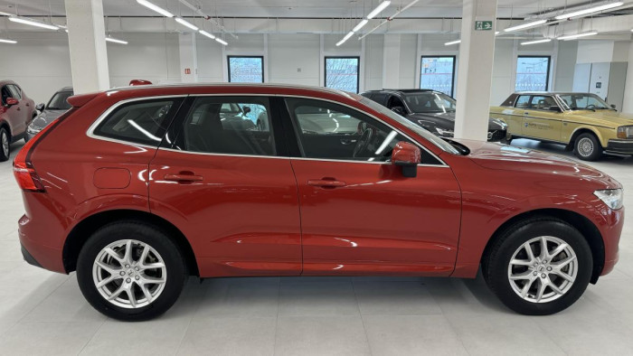 Volvo XC60 B4 AWD MOMENTUM AUT 2.0 Momentum