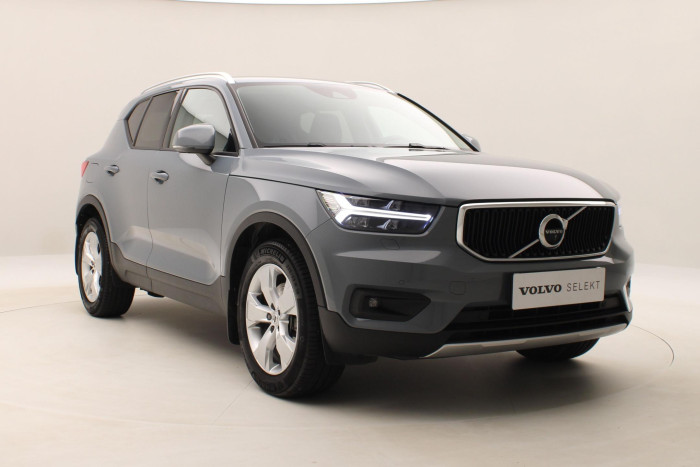 Volvo XC40 B4 AWD MOMENTUM REZERVACE 2.0 Momentum