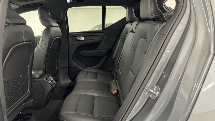 Volvo XC40 D4 AWD R-DESIGN REZERVACE 2.0 d