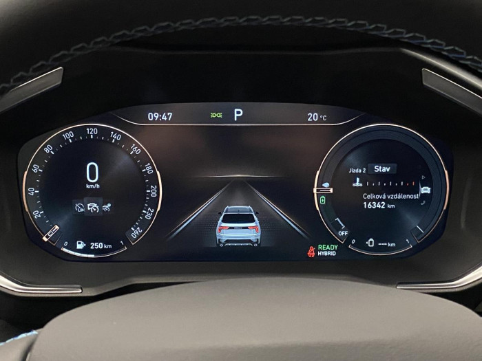 Lynk & Co 01 PHEV DCT AUT REZERVACE