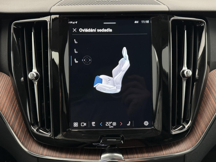 Volvo XC60 T8 AWD RECHARGE BRIGHT PLUS