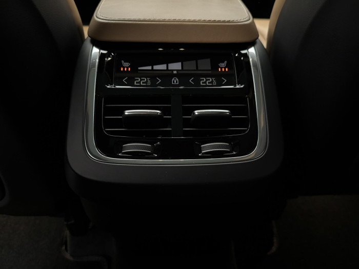 Volvo XC90 B5 AWD INSCRIPTION CZ 7M