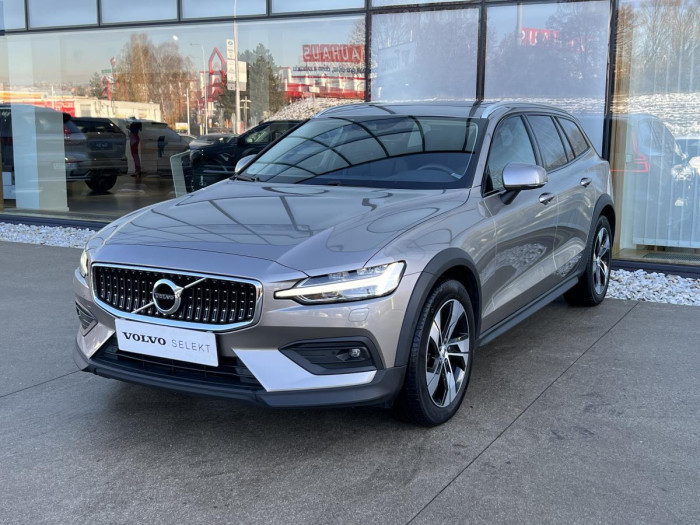 Volvo V60 CROSS COUNTRY B4 AWD Aut 1.maj