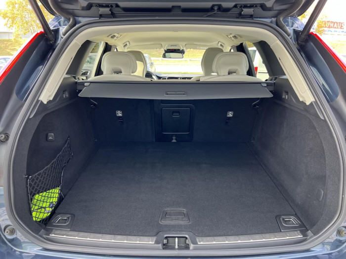 Volvo XC60 D3 MOMENTUM NAVIGACE 1.maj. 2.0 d Momentum