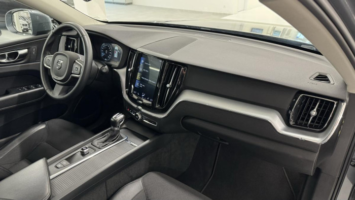 Volvo XC60 D4 AWD MOMENTUM REZERVACE 2.0 d Momentum