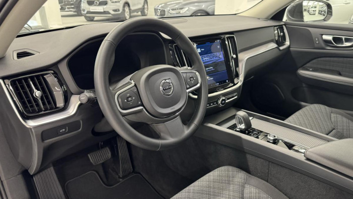 Volvo V60 B4 MOMENTUM AUT REZERVACE 2.0 Momentum