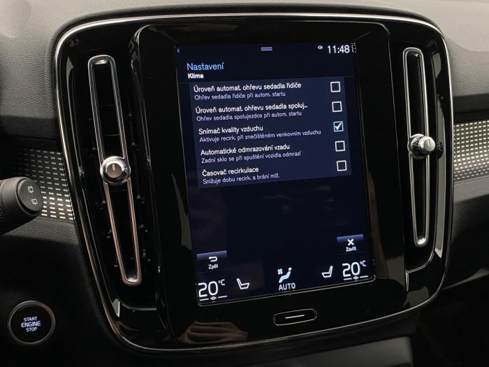 Volvo XC40 B4 R-DESIGN AUT REZERVACE
