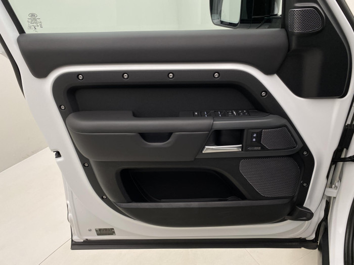 Land Rover Defender 110 D300 X-DYNAMIC HSE AWD AUT 3.0 d Dynamic