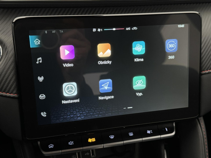 MG ZS 1.0T EXCLUSIVE AUT CZ 1.maj. 1.0 Exclusive