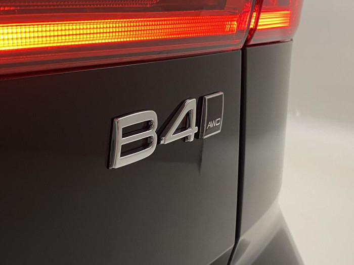 Volvo XC60 B4 AWD AUT DARK PLUS 2.0 Plus