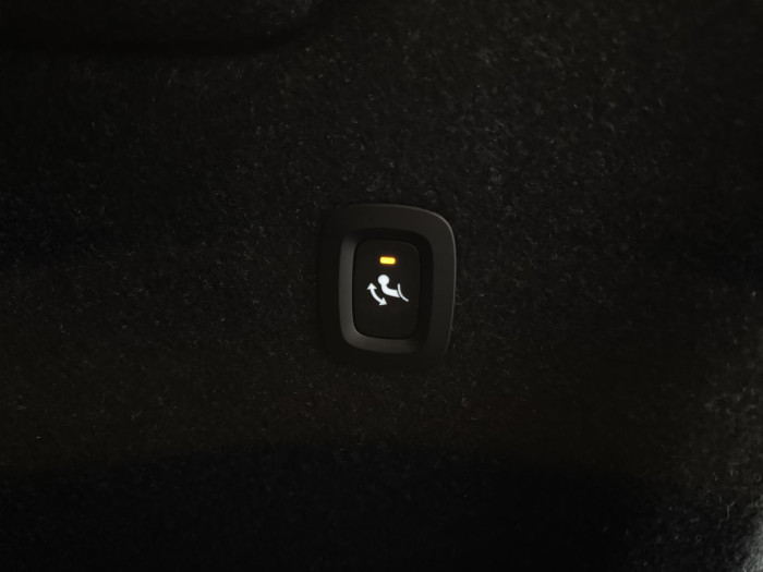 Volvo XC40 B4 CORE AUT 1.maj REZERVACE