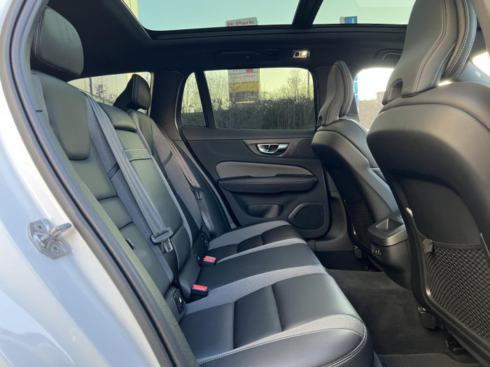 Volvo V60 B4 R-DESIGN Aut 1.maj.