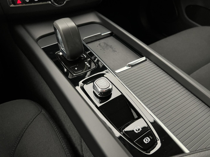 Volvo XC60 B4 MOMENTUM PRO AUT 1.maj. 2.0 Momentum