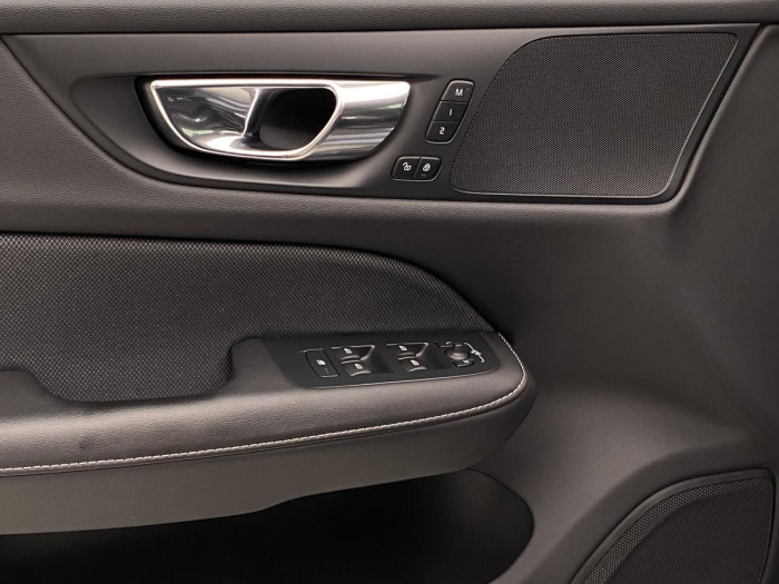 Volvo V60 D4 R-DESIGN AUT REZERVACE 2.0 d
