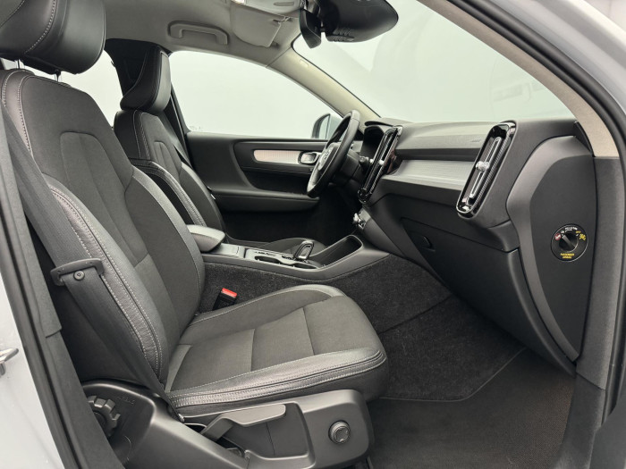 Volvo XC40 B3 MOMENTUM PRO REZERVACE 2.0 Momentum