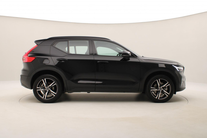 Volvo XC40 B3 DARK PLUS AUT CZ REZERVACE