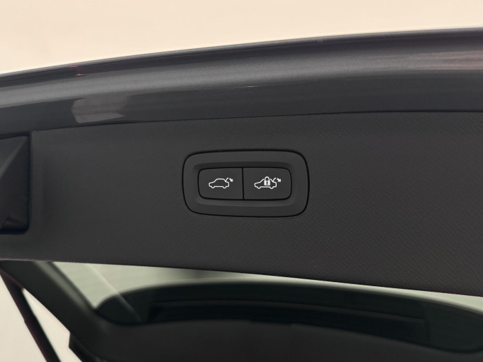 Volvo XC90 B5 AWD R-DESIGN AUT