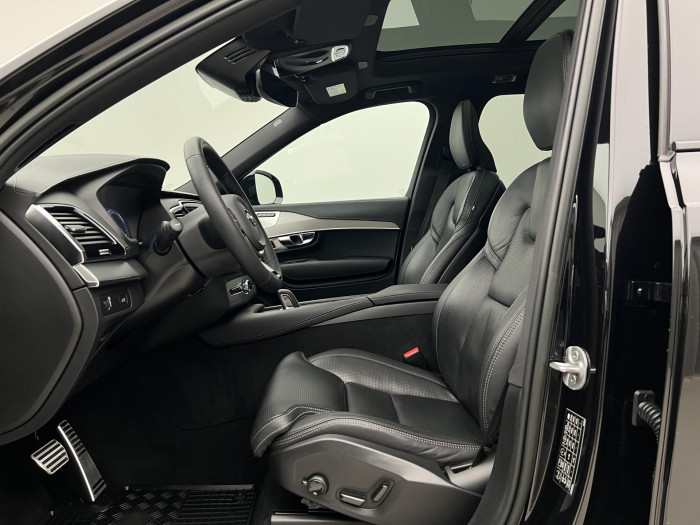 Volvo XC90 B5 AWD R-DESIGN 7MÍSTNÁ AUT