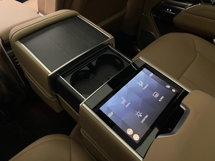 Land Rover Range Rover P550e AUTOBIOGRAPHY SWB