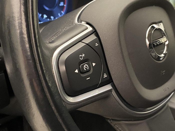 Volvo XC60 B4 AWD DARK PLUS AUT