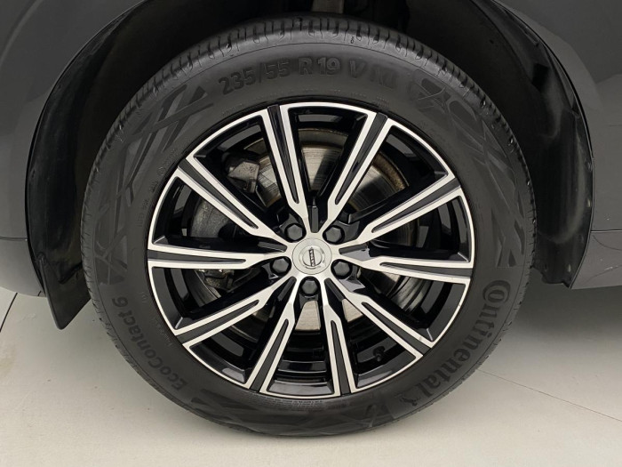 Volvo XC60 T5 AWD INSCRIPTION REZERVACE