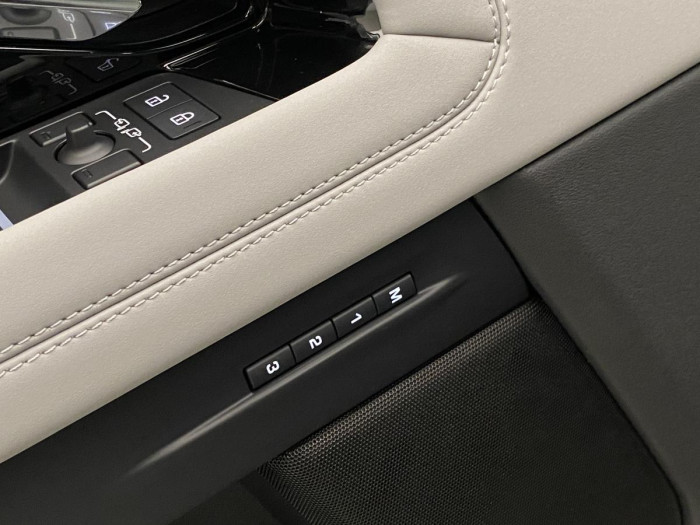 Land Rover Range Rover Evoque D200 R-DYNAMIC SE AWD AUT 2.0 d Dynamic SE