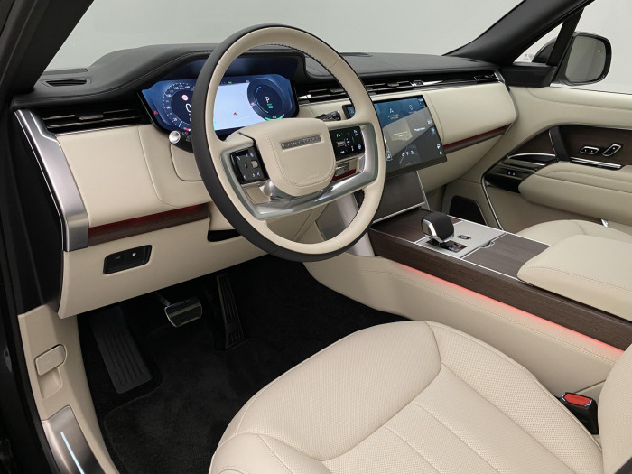 Land Rover Range Rover P550e AUTOBIOGRAPHY SWB