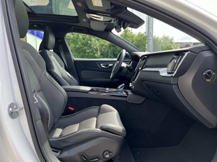 Volvo V60 T6 AWD AUT RECHARGE DARK ULTRA