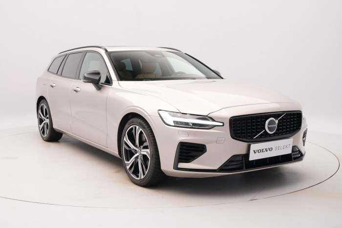 Volvo V60 T8 AWD RECHARGE REZERVACE